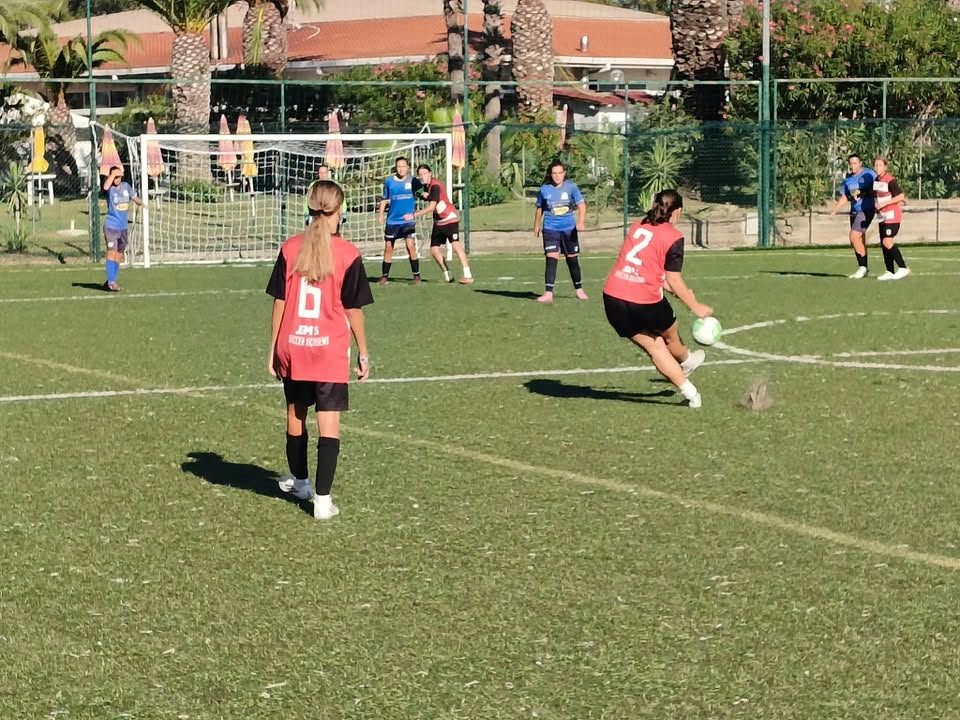 Le ragazze della Jem's in azione durante una partita