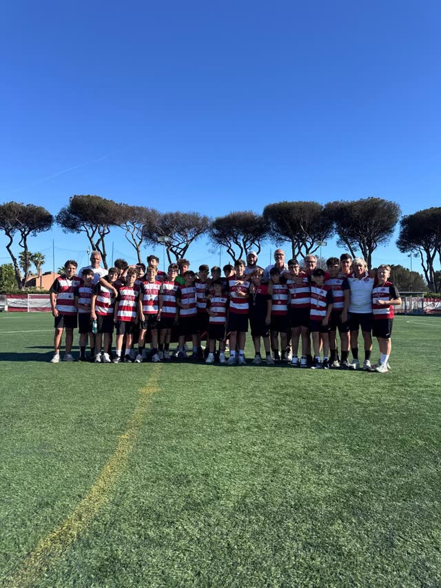 Un gruppo schierato con le medaglie